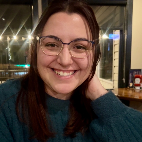Meet your Posher, Gina - Picture 1 of 1